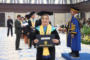 Wisudawan Mahasiswa UNDIP